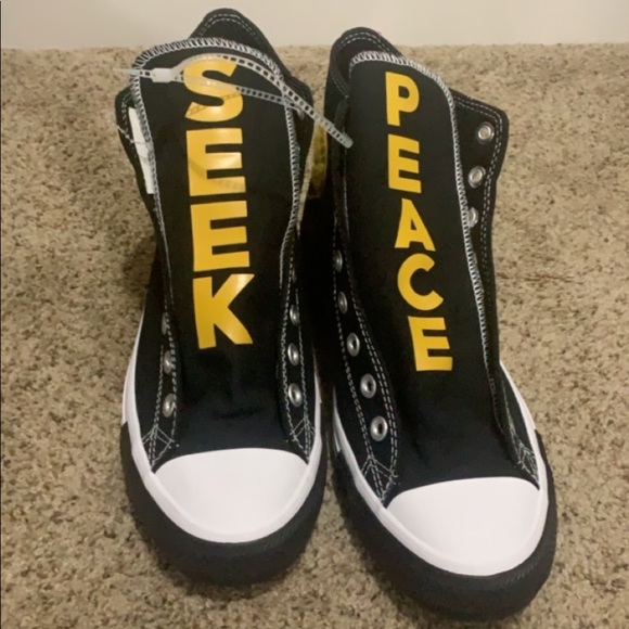 Converse - Picture 2 of 3